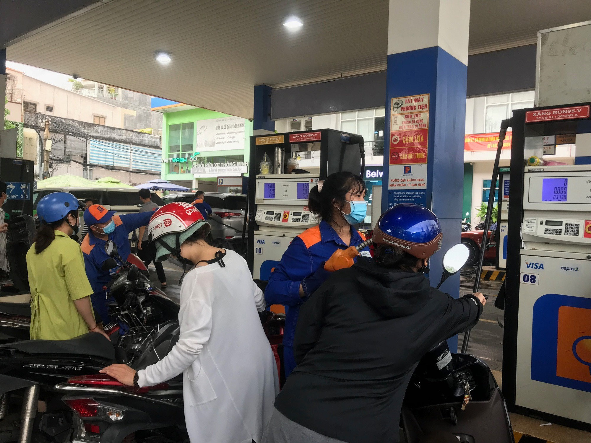 Cập nhật giá xăng dầu hôm nay chiều 26 5 2026 Giá dầu thô giảm gần 4% xuống dưới 100 USD thùng