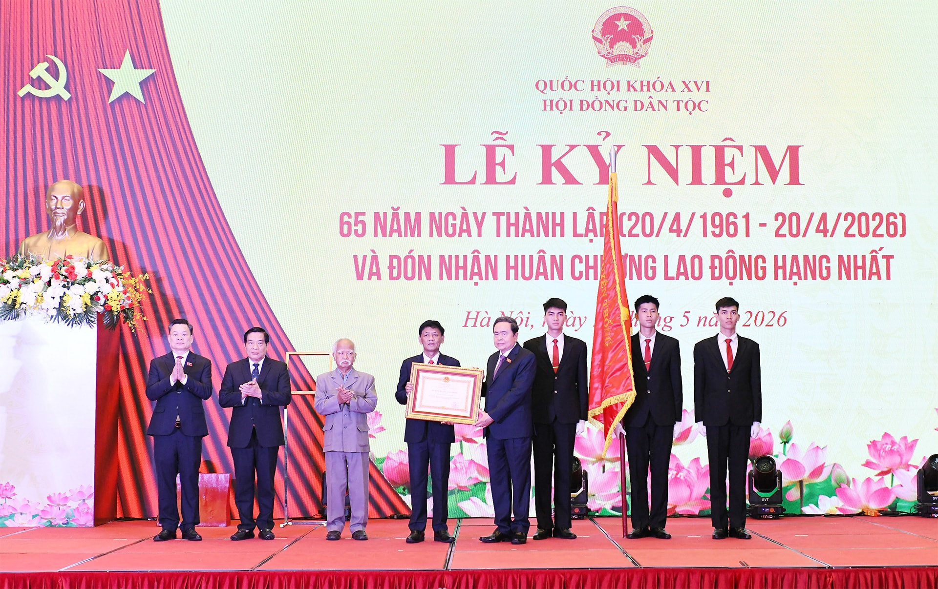 Bảo đảm chính sách dân tộc được thể hiện đầy đủ, thực chất trong từng dự án luật, nghị quyết- Ảnh 3.