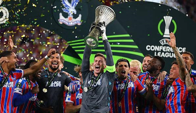 Crystal Palace ăn mừng chức vô địch Conference League