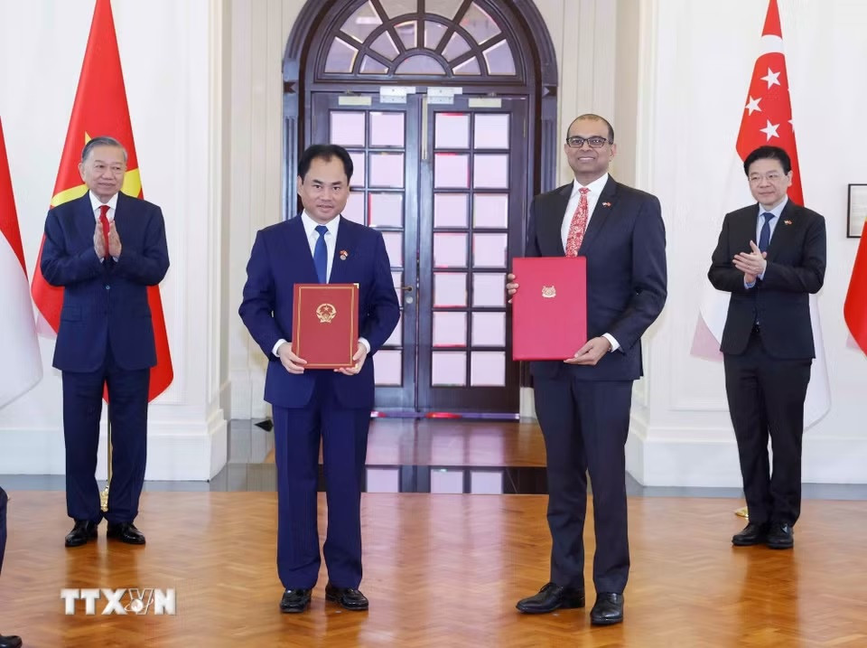 Tổng Bí thư, Chủ tịch nước Tô Lâm chứng kiến Lễ trao các văn kiện hợp tác Việt Nam – Singapore- Ảnh 2.