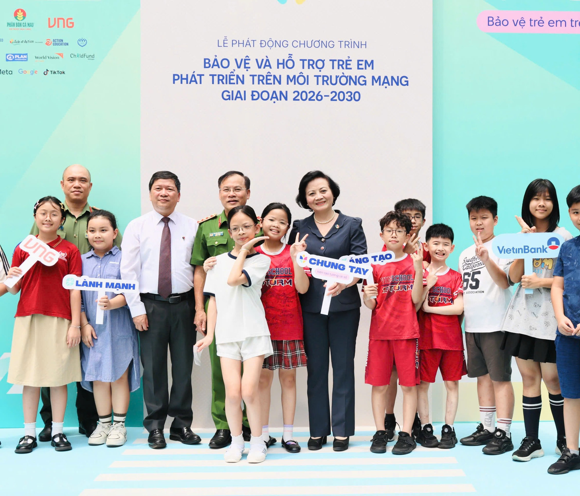 Phó Thủ tướng Phạm Thị Thanh Trà: Không để trẻ em đối diện với tổn thương trong thế giới ảo- Ảnh 6.