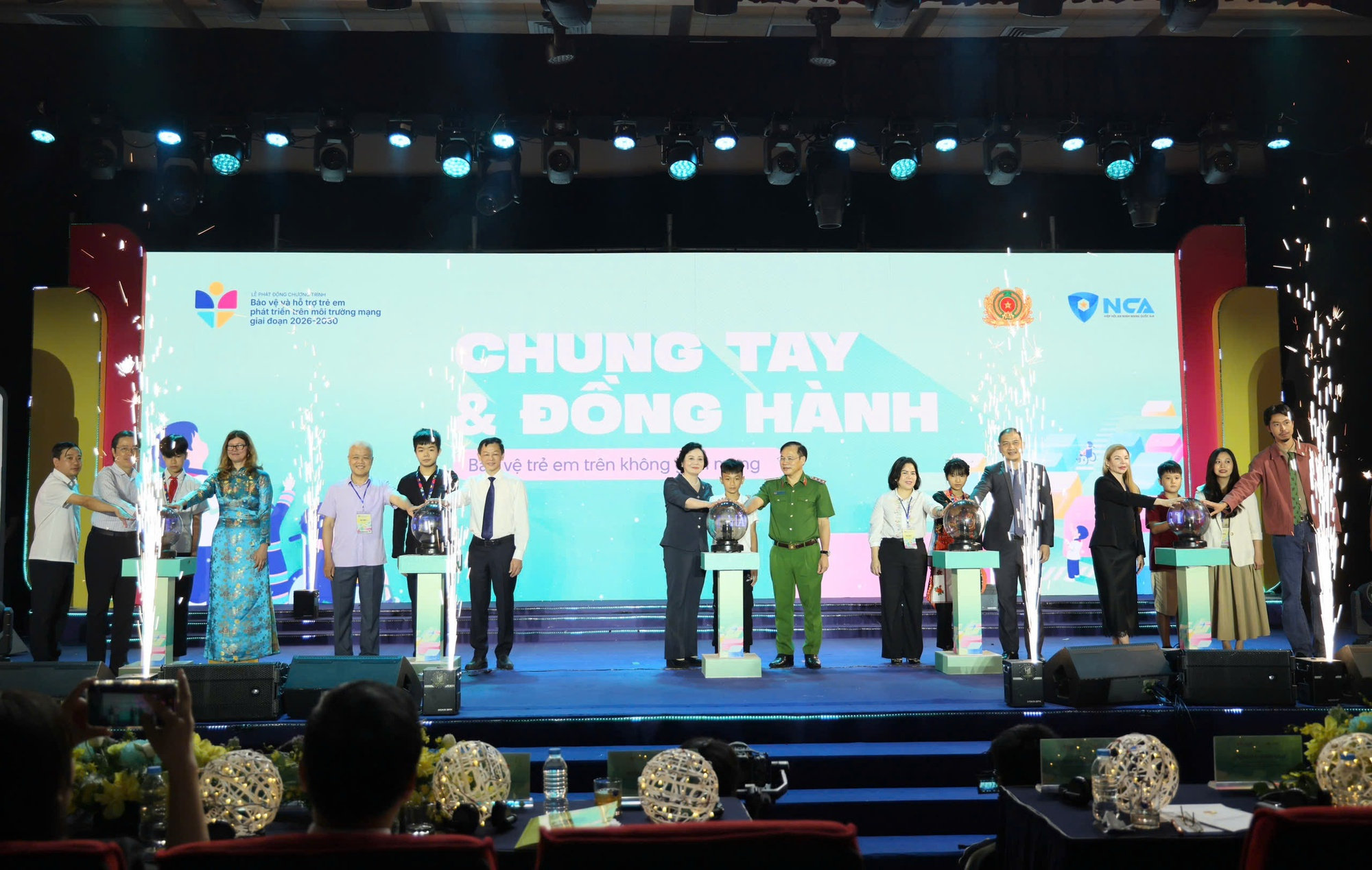 Phó Thủ tướng Phạm Thị Thanh Trà: Không để trẻ em đối diện với tổn thương trong thế giới ảo- Ảnh 3.