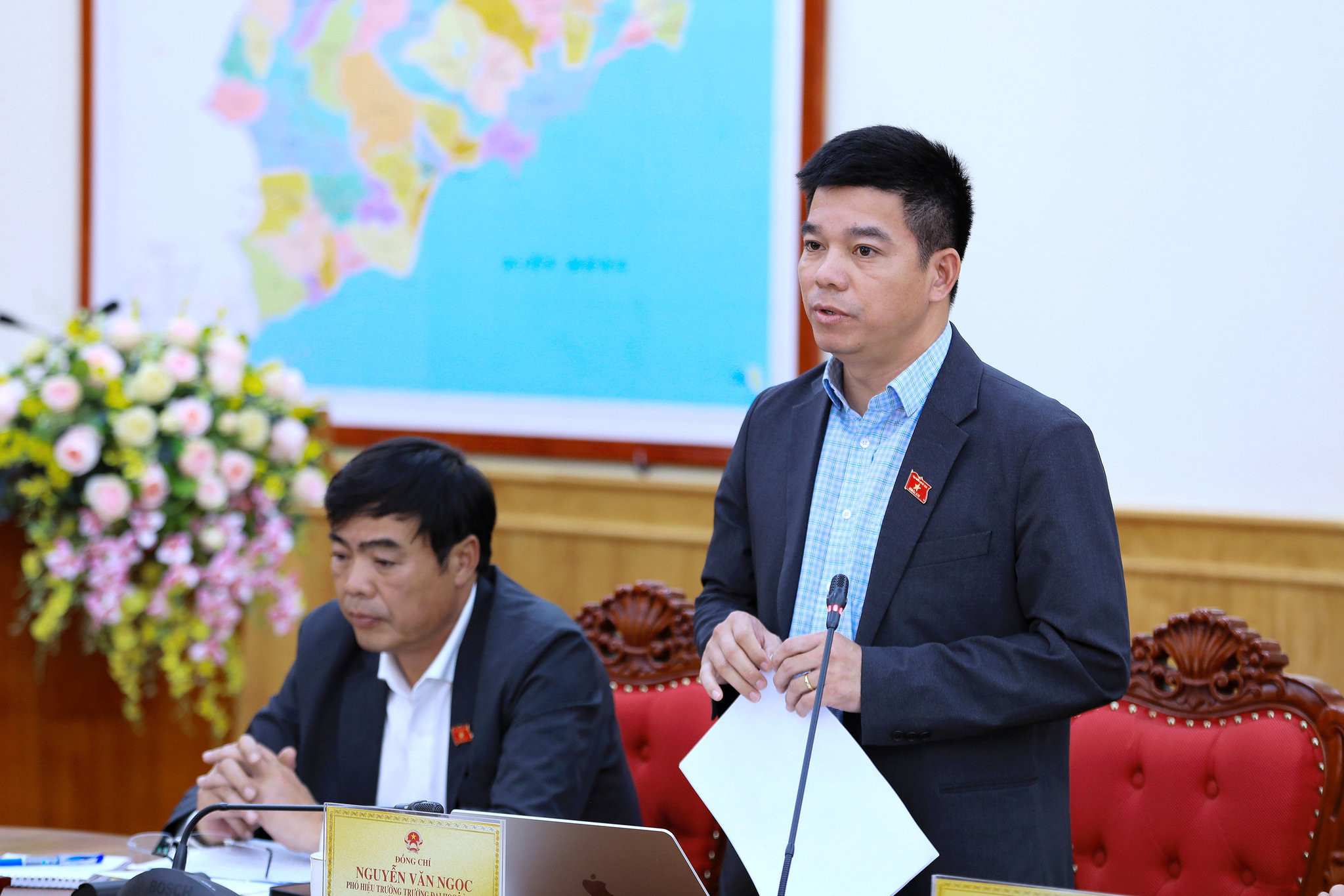 dbqh-nguyen-van-ngoc-bay-to-an-tuong-voi-su-tham-gia-tich-cuc-cua-doan-dbqh-tinh-tai-ky-hop-thu-nhat-quoc-hoi-khoa-xvi(1).jpg