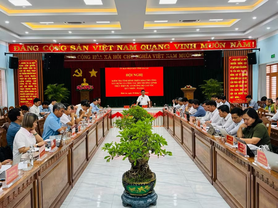 Buổi làm việc của lãnh đạo Link vào về tiến độ dự án. Nguồn ảnh: Báo Gia Lai