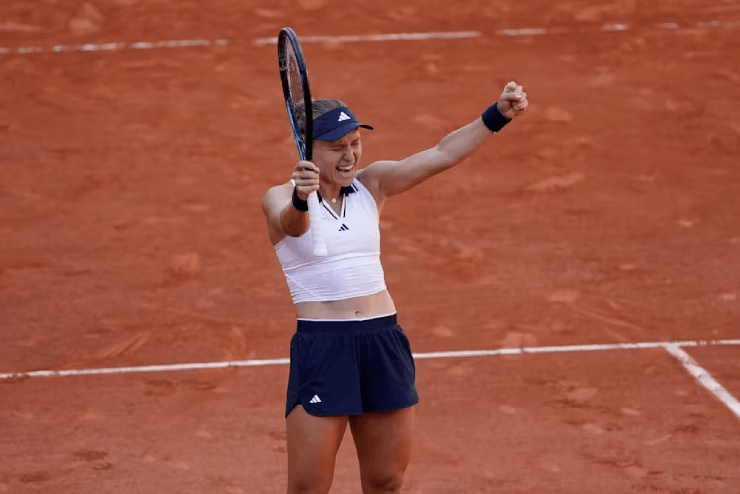 Yuliia Starodubtseva ăn mừng chiến thắng lịch sử trước Elena Rybakina tại vòng 2 Roland Garros