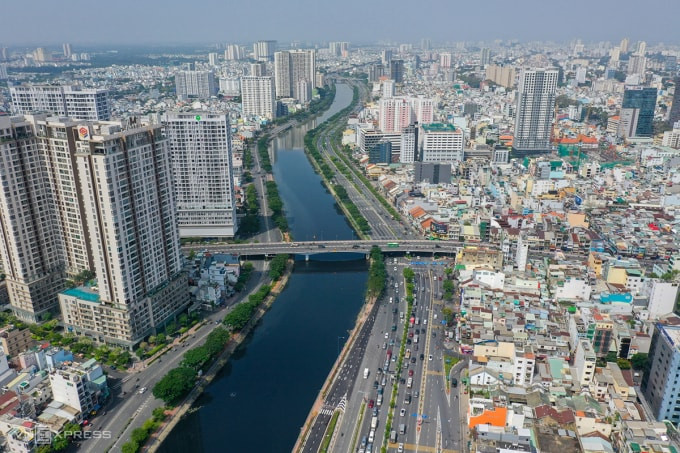 Đại lộ Võ Văn Kiệt đoạn qua khu vực trung tâm