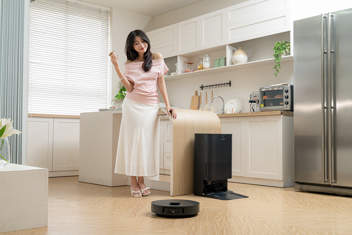 Robot hút bụi lau nhà Dreame D30 Ultra CE với trạm sạc tự động hóa hoàn toàn