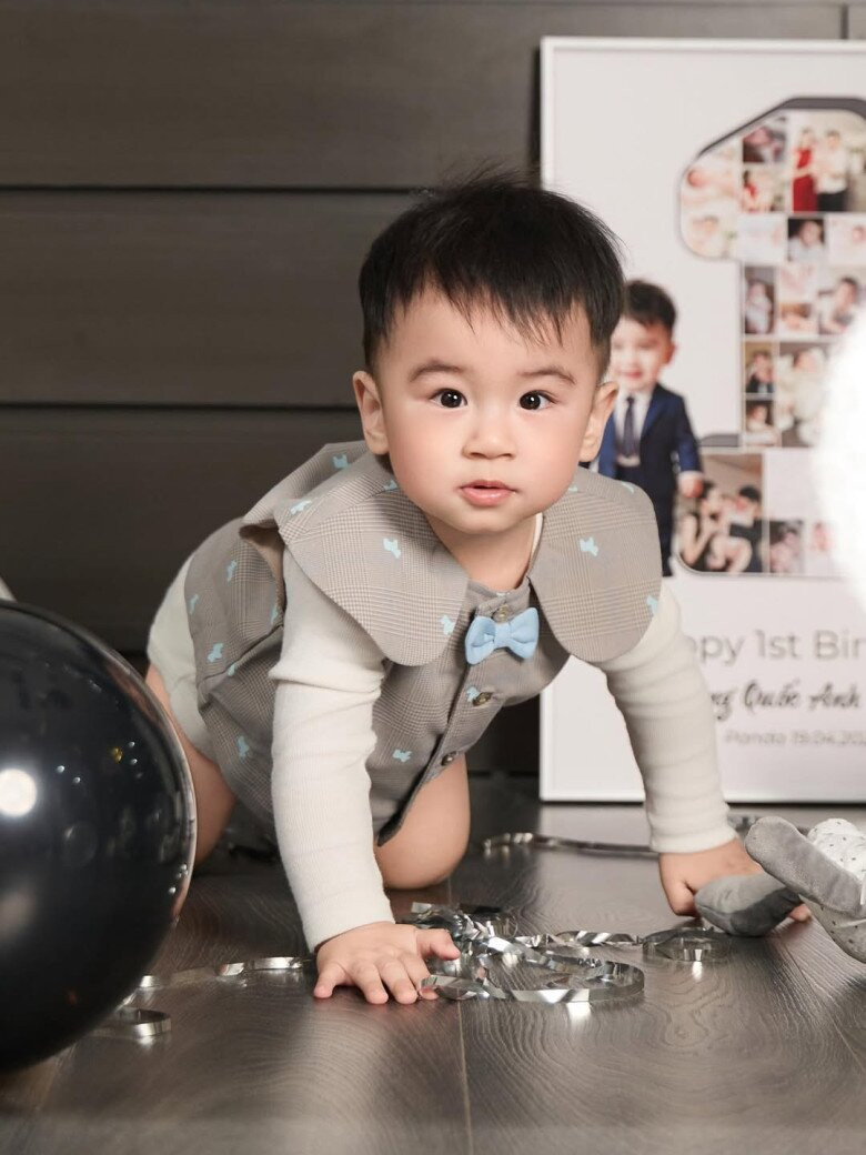 Sự khéo léo trong chăm sóc giúp trẻ phát triển khỏe mạnh.