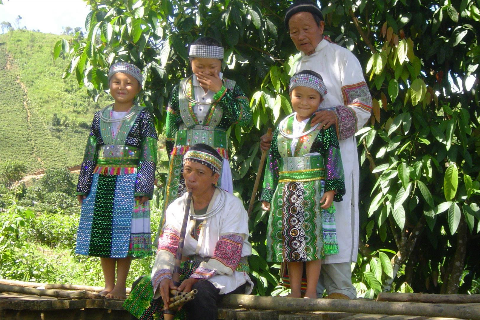 dong-bao-mong-di-cu-den-tay-nguyen-van-bao-ton-van-hoa-truyen-thong-toc-nguoi(1).jpg