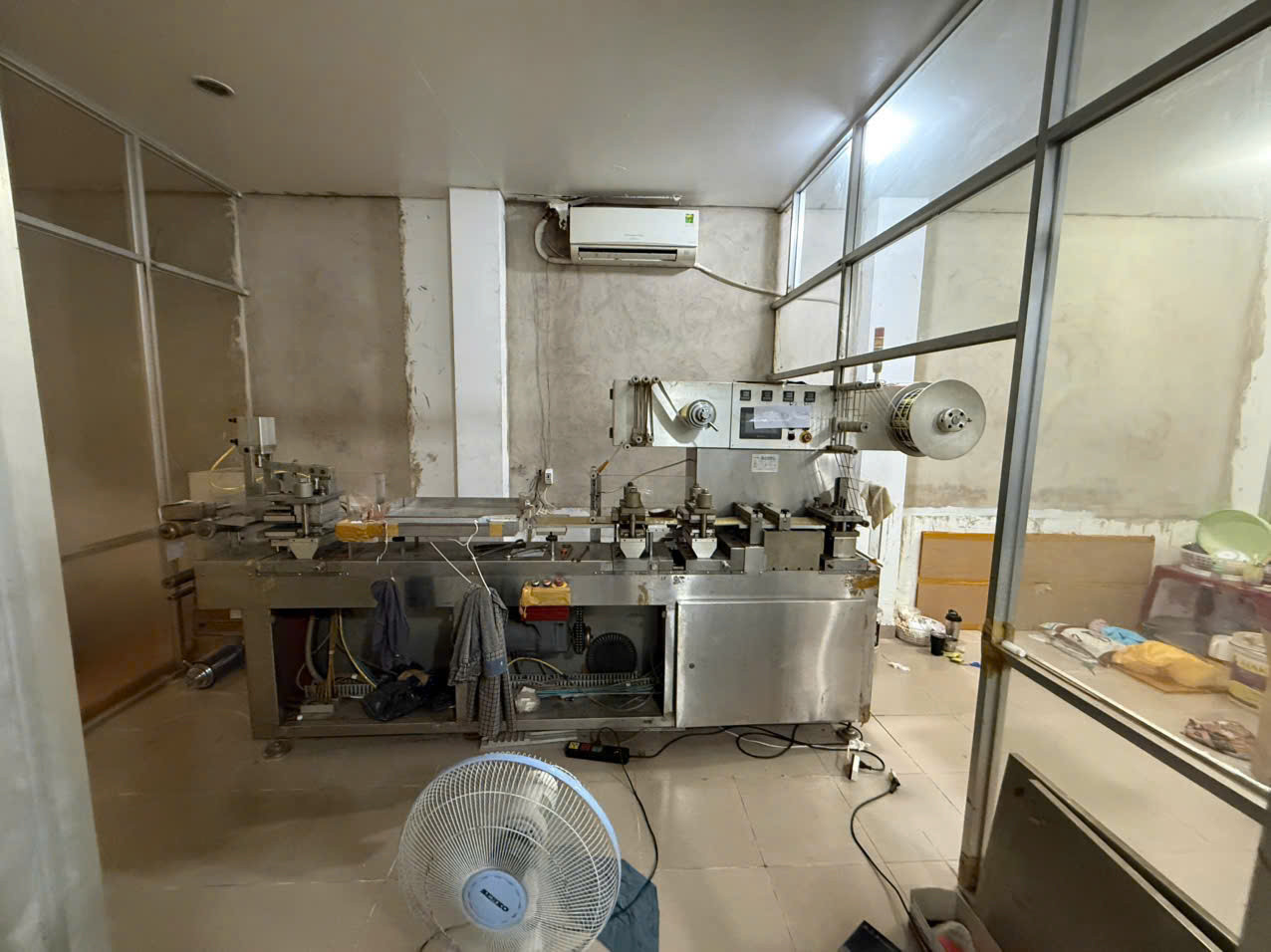 Lực lượng chức năng thu giữ tang vật là thuốc Đông dược không rõ nguồn gốc
