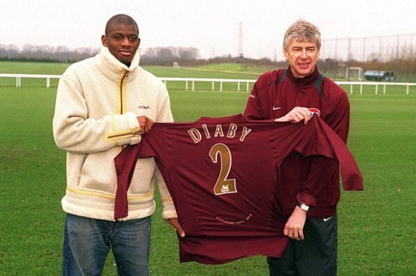 Arsene Wenger bất lực nhìn sự nghiệp học trò bị tàn phá bởi chấn thương