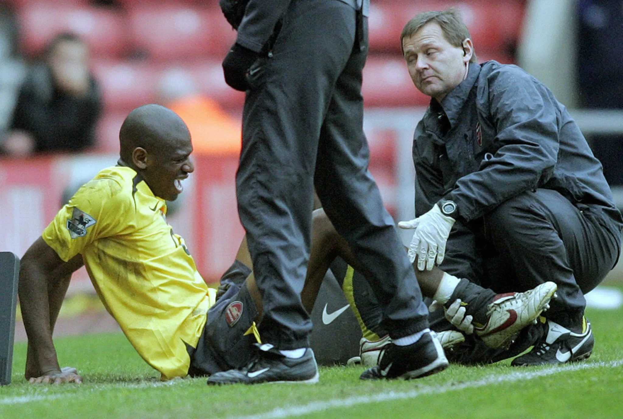 Khoảnh khắc chấn thương kinh hoàng của Diaby tại Stadium of Light