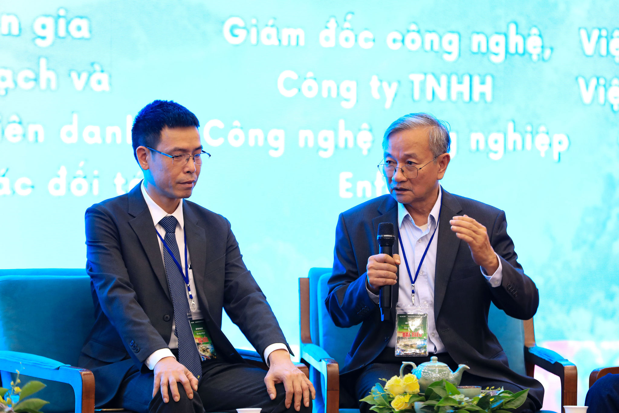 6 TS. Hồ Long Phi (Giám đốc công nghệ, Công ty TNHH Công nghệ nông nghiệp Enfarm) trao đổi về vai trò của chính quyền và người dân trong thay đổi công nghệ trong nông nghiệp