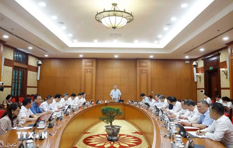 Tổng Bí thư, Chủ tịch nước Tô Lâm phát biểu chỉ đạo tại buổi làm việc của Thường trực Ban Chỉ đạo Trung ương về phát triển khoa học-công nghệ, đổi mới sáng tạo và chuyển đổi số quốc gia. (Ảnh: Thống Nhất/TTXVN)