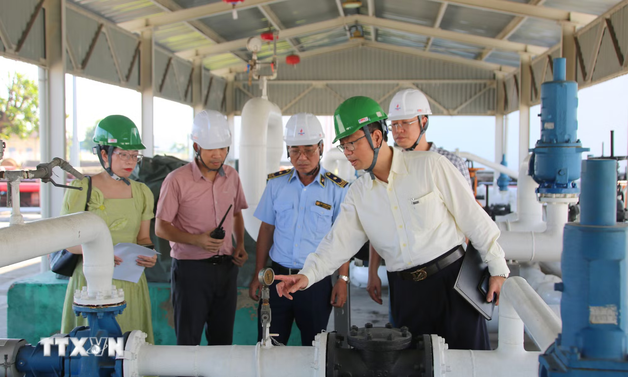 ttxvn-hai-phong-dam-bao-nguon-cung-xang-e10-8790884.jpg