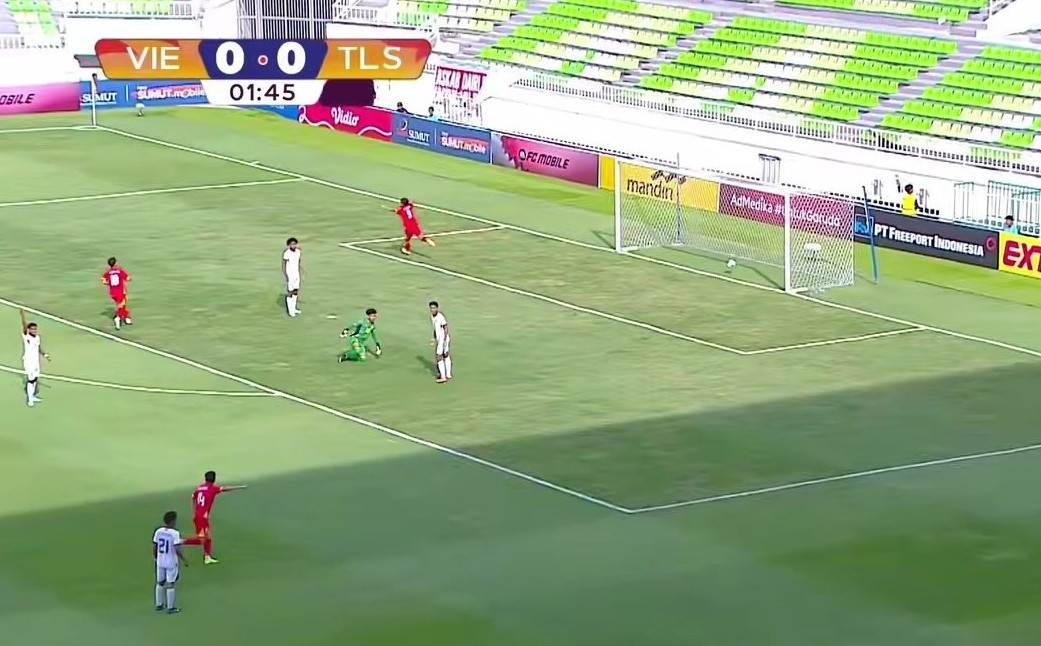 Tiền đạo Công Hậu tỏa sáng rực rỡ giúp U19 Việt Nam có chiến thắng 3-0 ngày ra quân