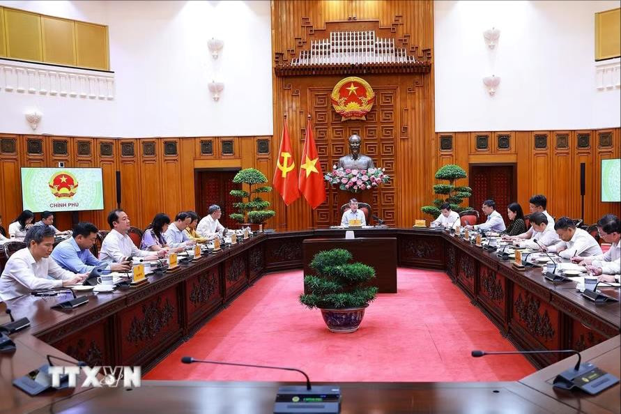Thủ tướng: Hoàn thiện cơ chế đột phá để phát triển Trung tâm tài chính quốc tế