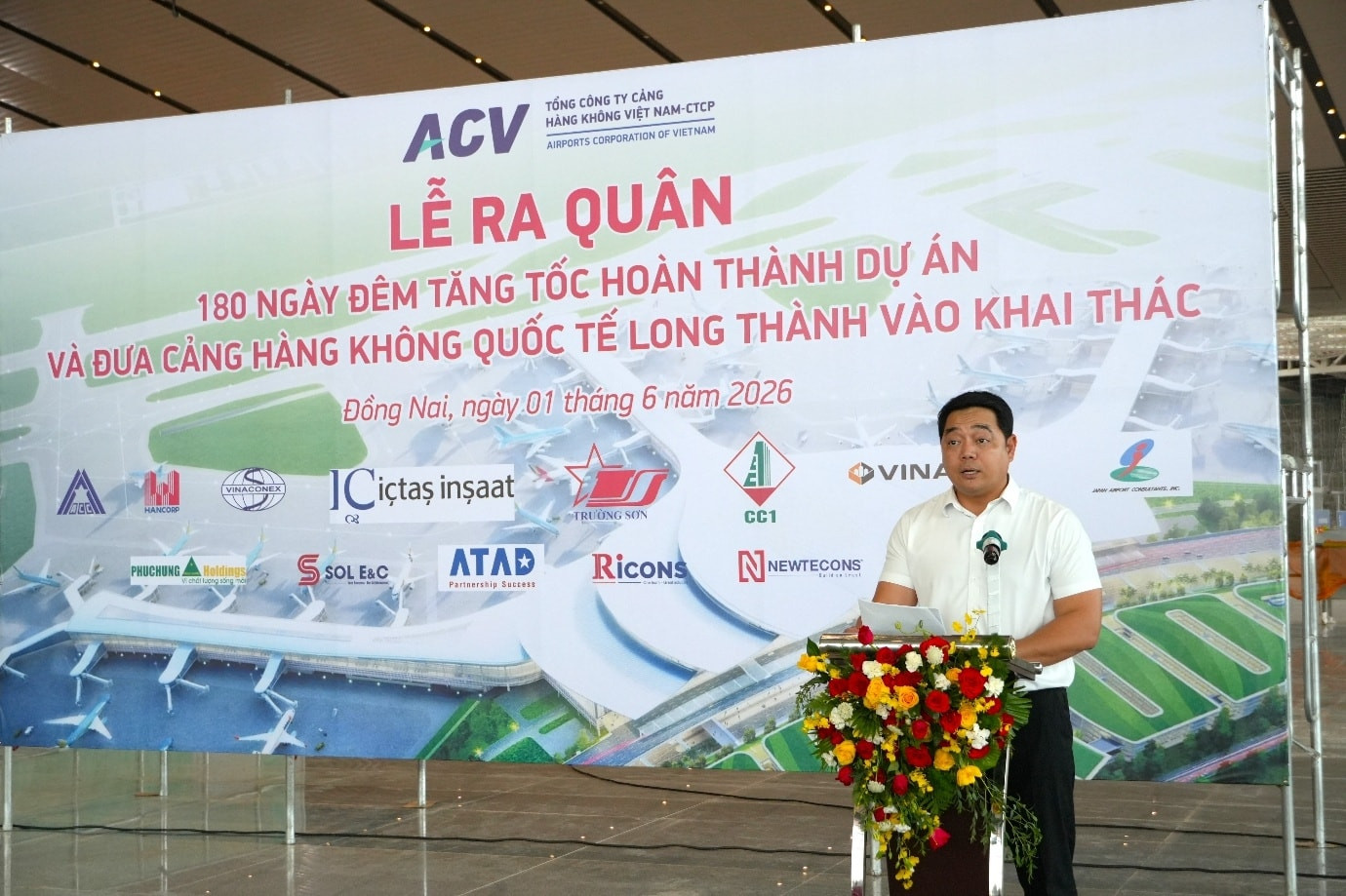 Ông Nguyễn Đức Hùng - Quyền Tổng giám đốc ACV phát biểu tại lễ phát động thi đua thi công sân bay Long Thành.