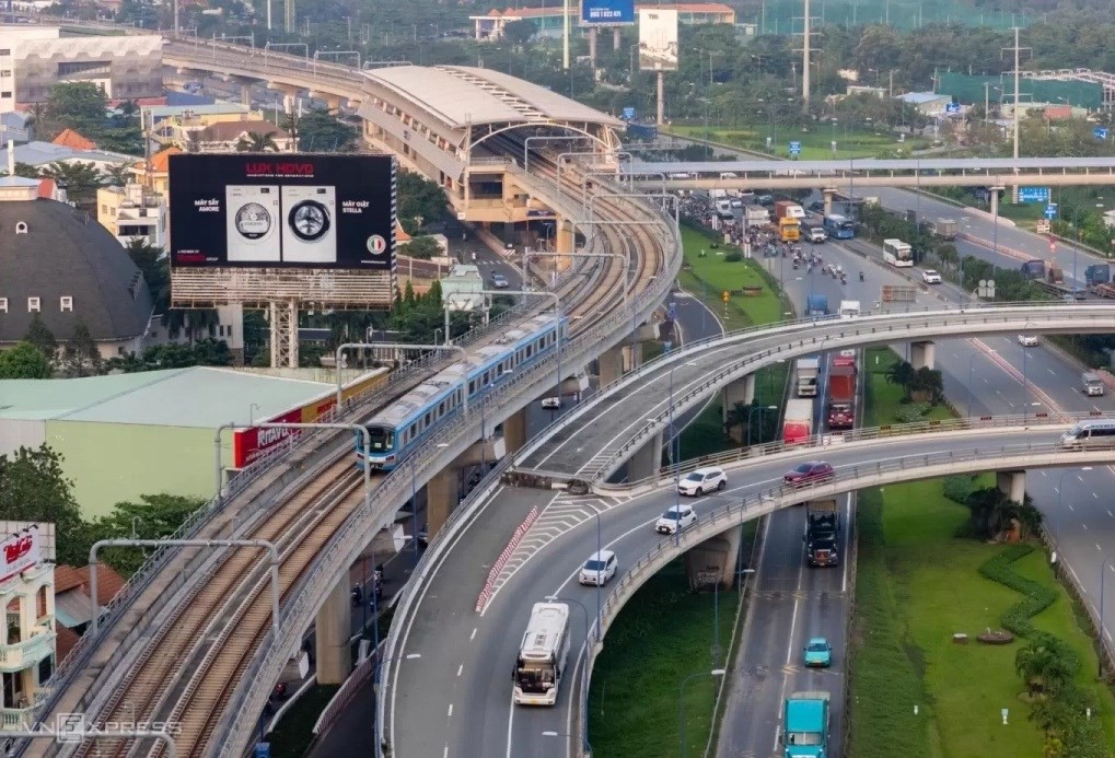Tuyến Metro số 1 Bến Thành - Suối Tiên hoạt động trên trục đường Võ Nguyên Giáp