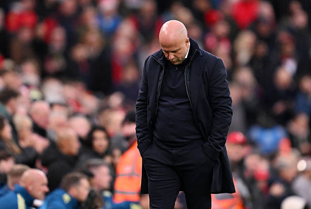 Huấn luyện viên Arne Slot chính thức rời ghế nóng tại Liverpool sau chuỗi thành tích bết bát.