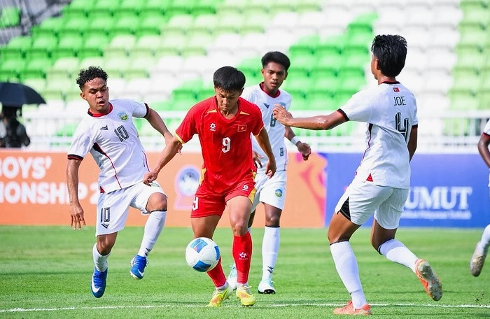 Tiền đạo Hoàng Công Hậu tỏa sáng rực rỡ với cú hat-trick giúp U19 Việt Nam thắng Timor Leste
