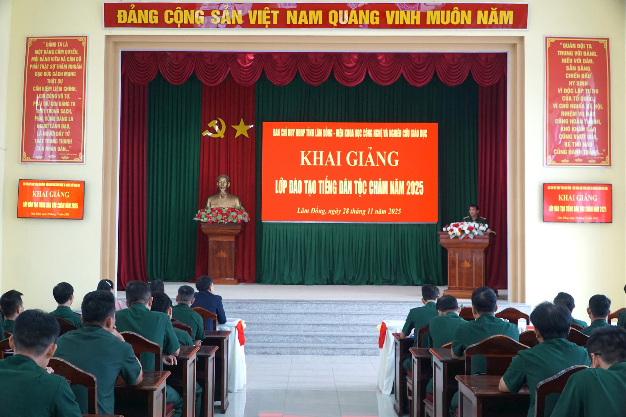 Quang cảnh Lễ khai giảng