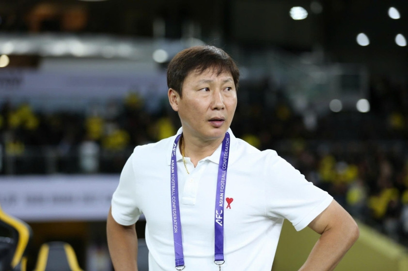 HLV Kim Sang-sik tham dự và cổ vũ bóng đá trẻ tại giải KSS Cup 2026.