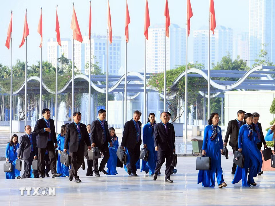 Các đại biểu đến dự Phiên làm việc trọng thể Đại hội XIV Công đoàn Việt Nam. (Ảnh: Tuấn Anh/TTXVN) ​
