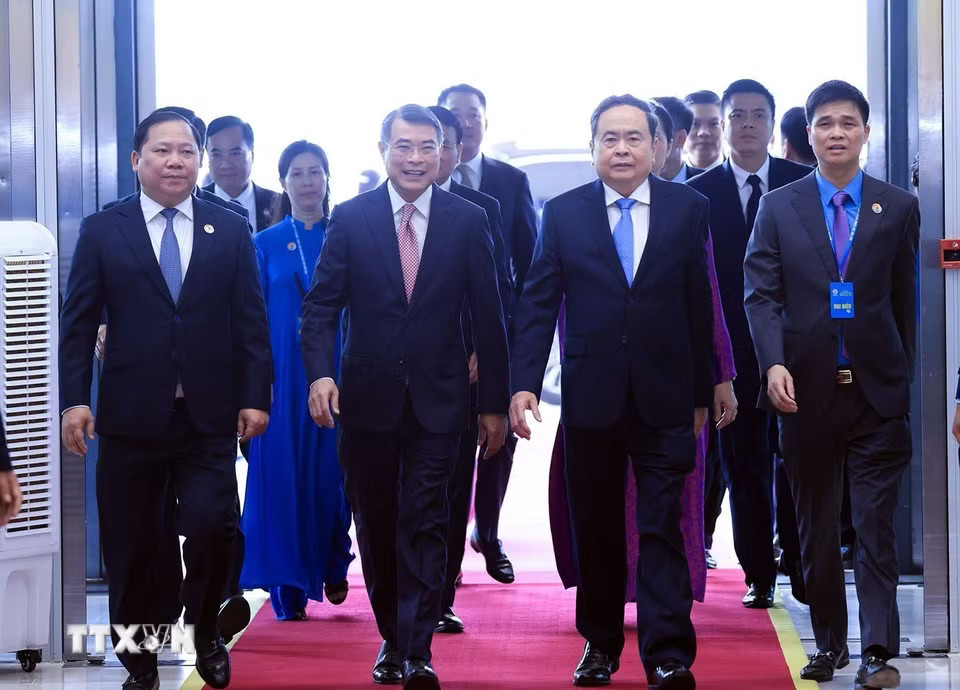 Thủ tướng Lê Minh Hưng và Chủ tịch Quốc hội Trần Thanh Mẫn đến dự Đại hội. (Ảnh: Tuấn Anh/TTXVN)