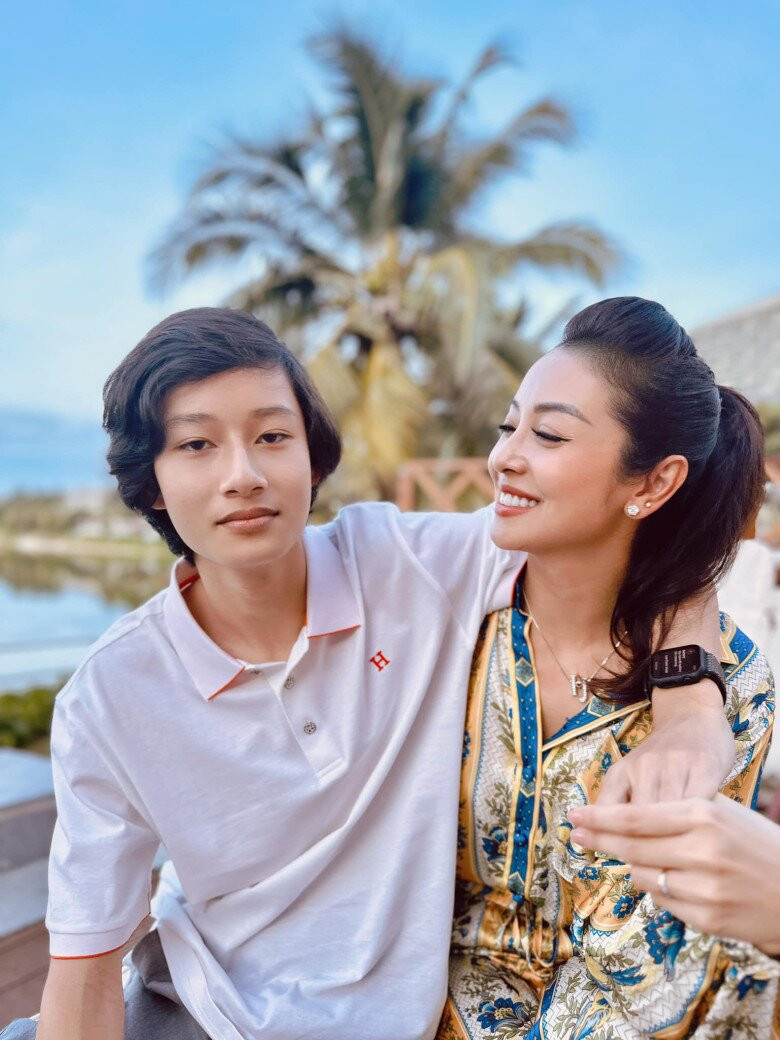 Bảo Nam không đồng ý cùng mẹ về Việt Nam sinh sống.