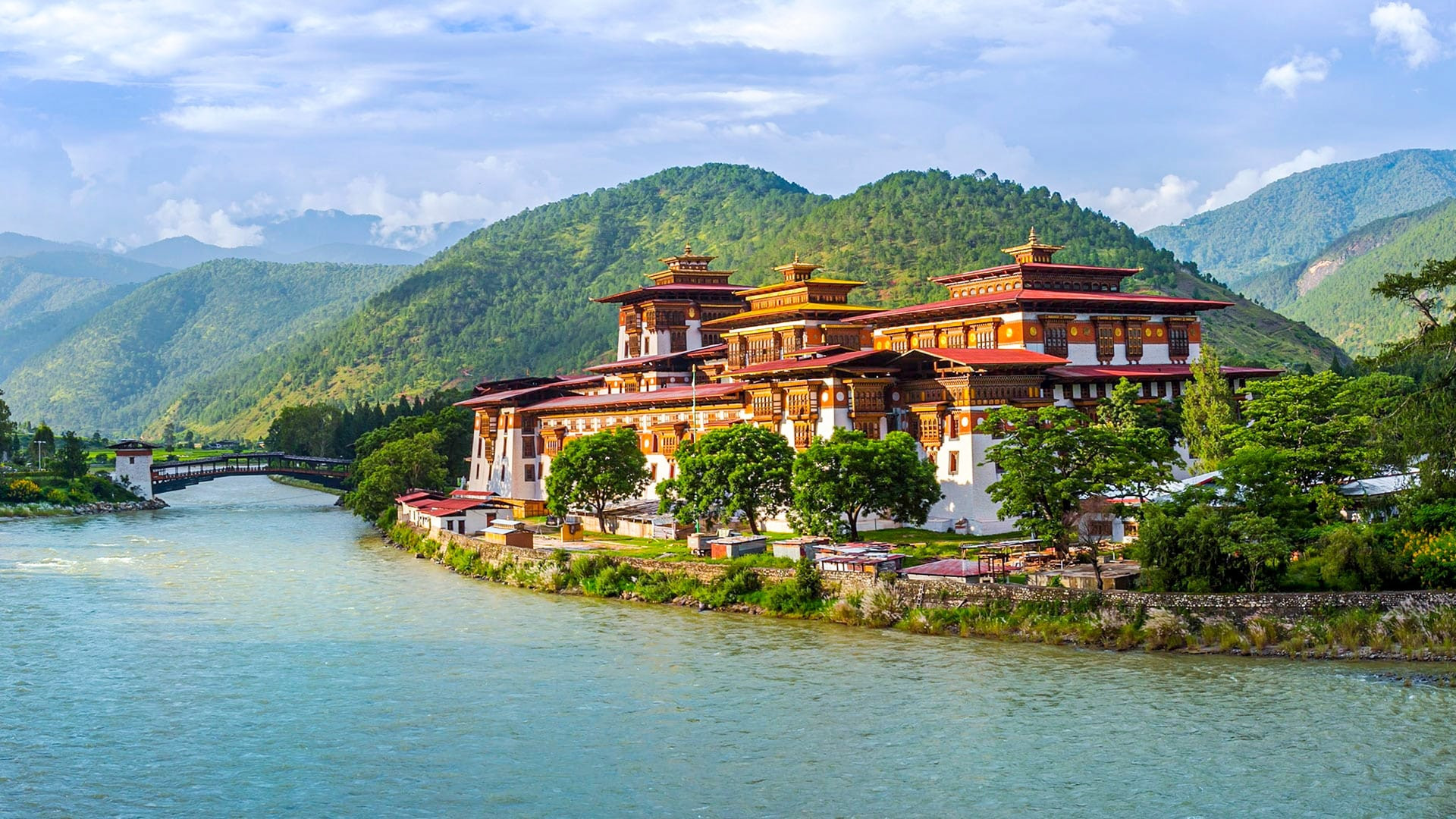 Bhutan - Quốc gia hạnh phúc nhất thế giới nằm sâu trong dãy Himalaya
