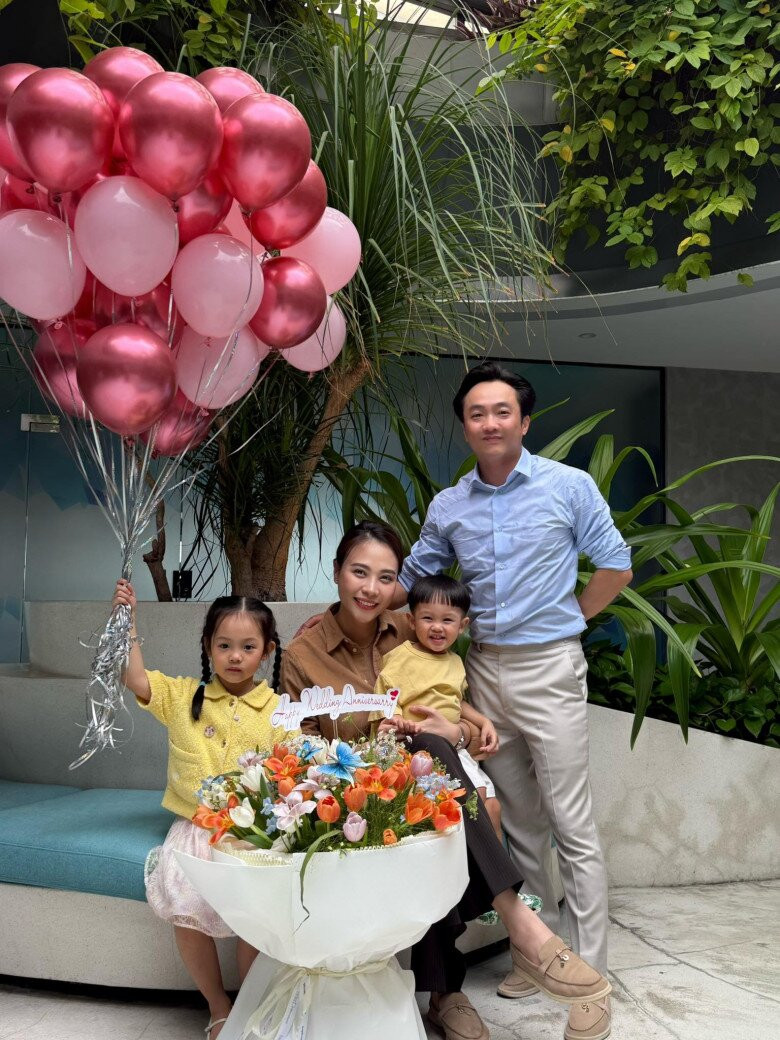 Gia đình hạnh phúc của Cường Đô la và Đàm Thu Trang.