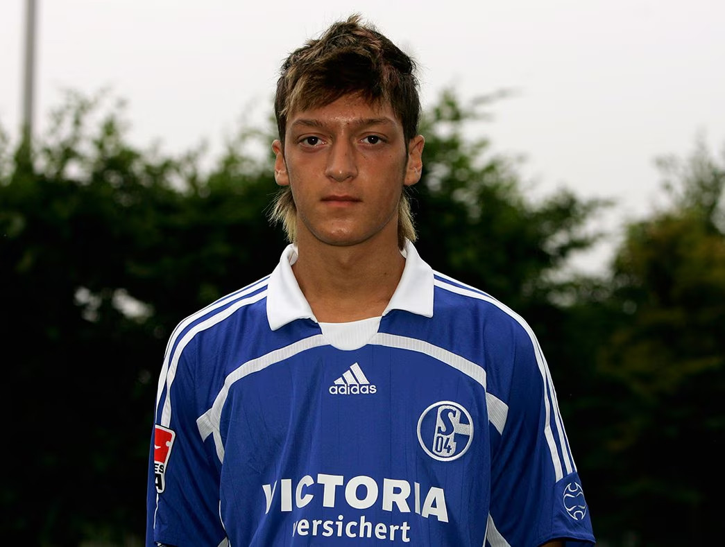 Hình ảnh Ozil thời niên thiếu tại Đức