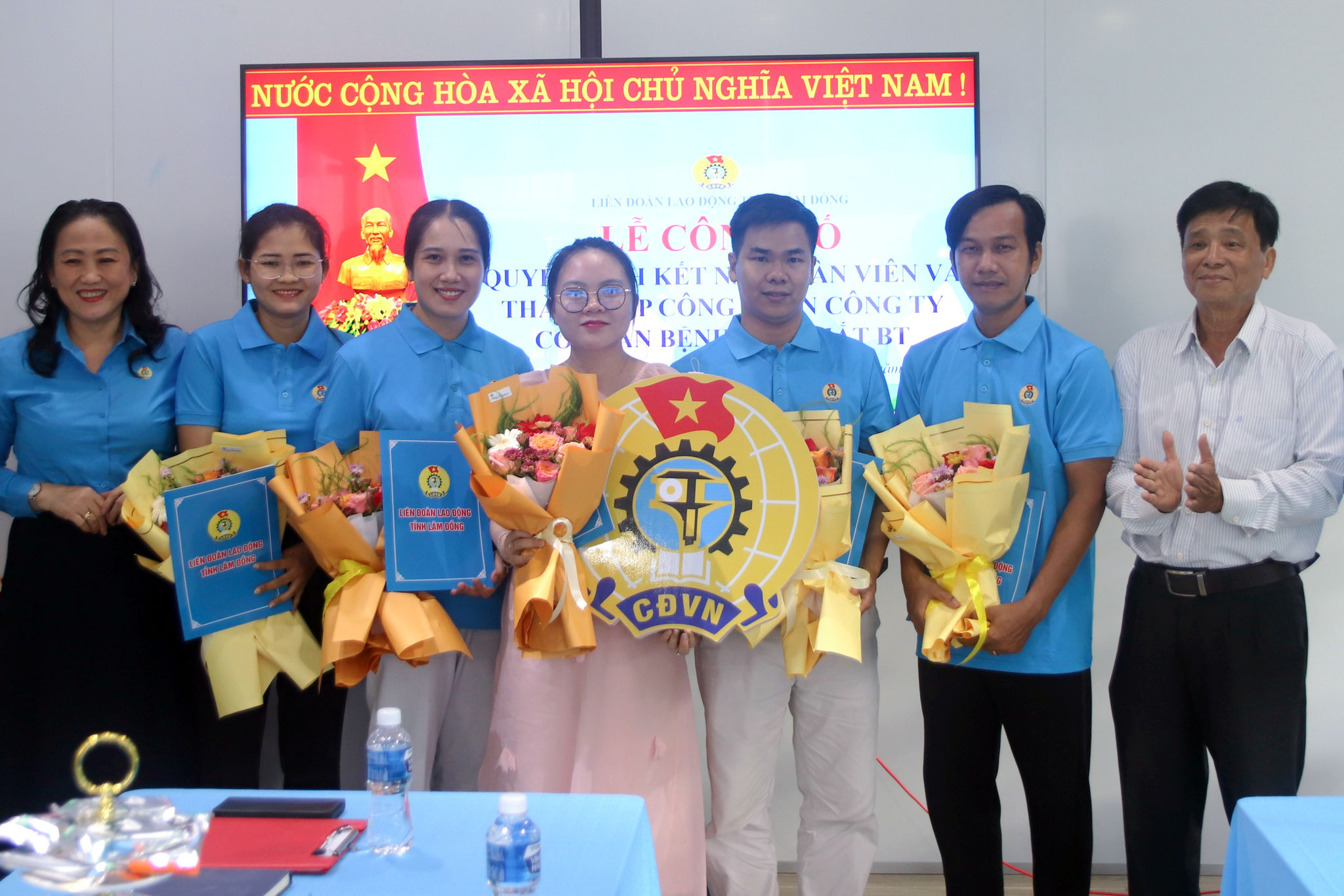 le-cong-bo-thanh-lap-cong-doan-co-so-tai-phuong-binh-thuan.jpg
