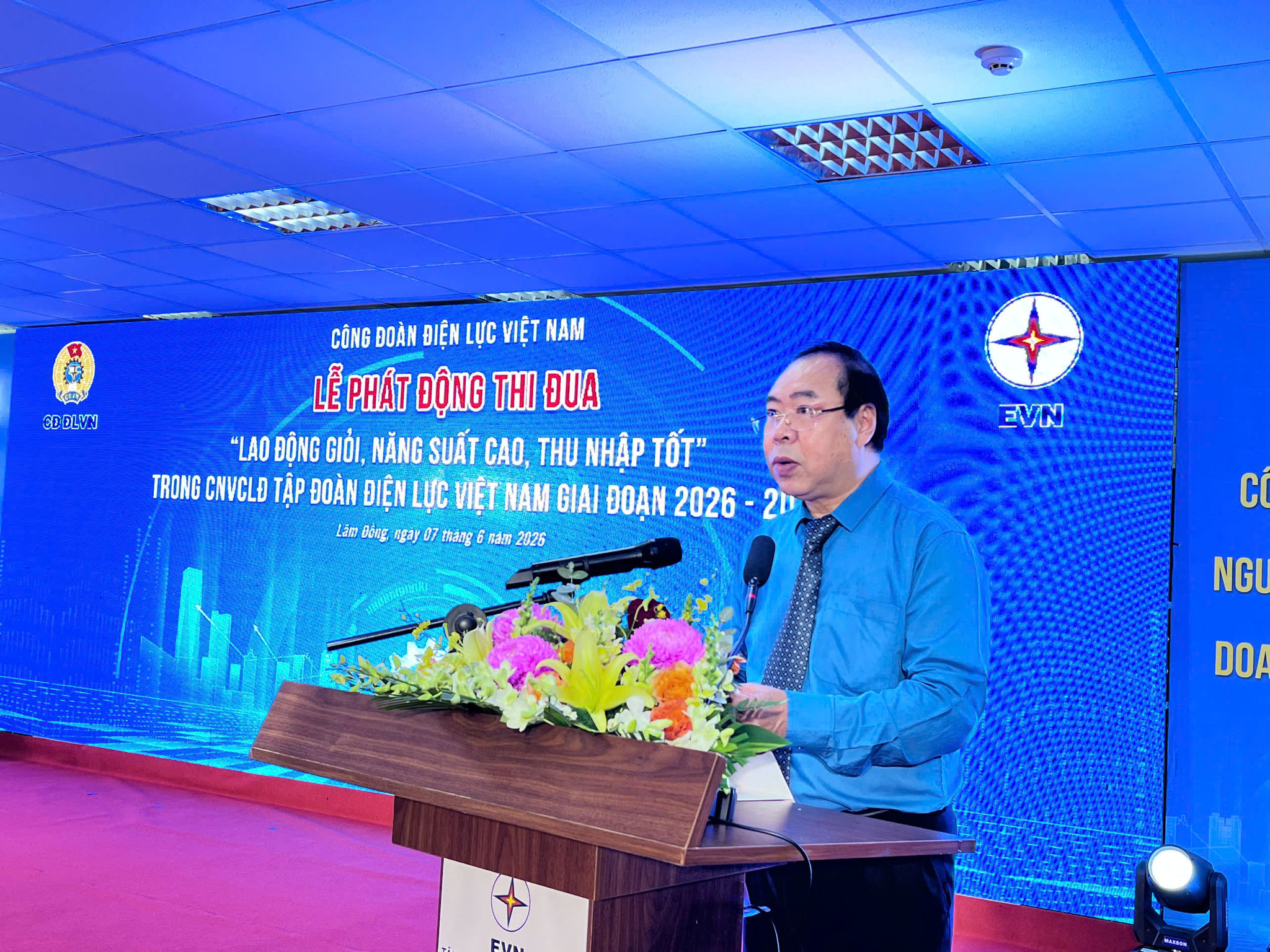 Ông Đỗ Đức Hùng - Chủ tịch Công đoàn Điện lực Việt Nam phát biểu tại lễ phát động