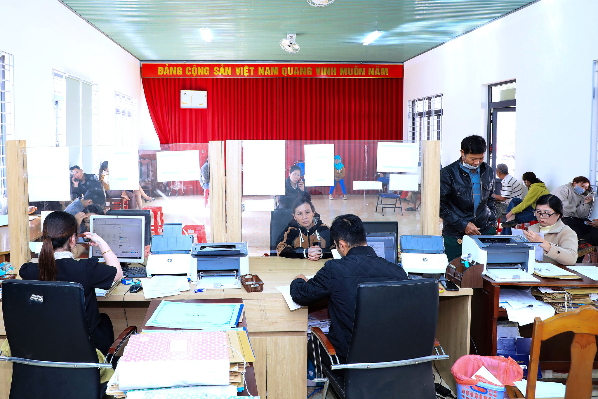 Sau sắp xếp đơn vị hành chính, khối lượng công việc của một số chi nhánh VPĐKĐĐ khu vực tăng lên cao hơn do chỉnh lý, biến động