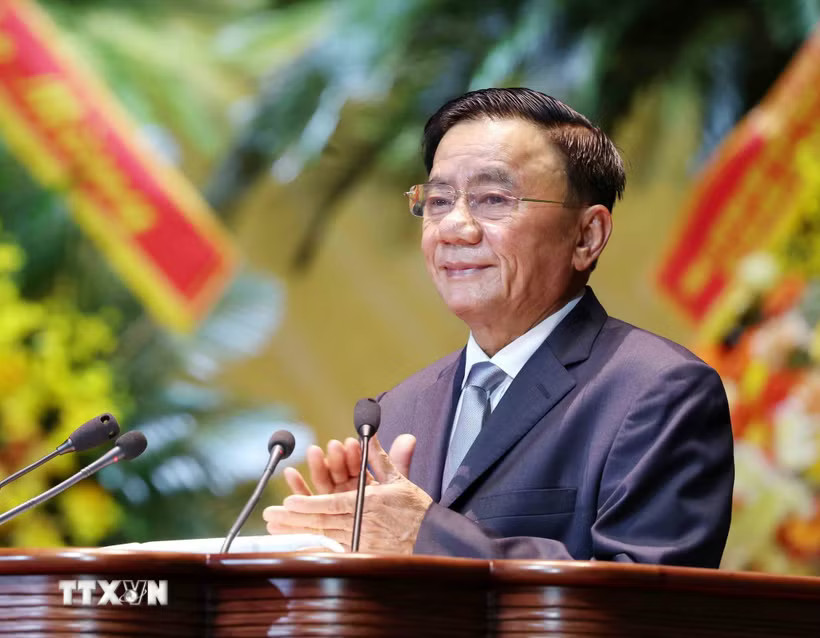 Đồng chí Trần Cẩm Tú, Ủy viên Bộ Chính trị, Thường trực Ban Bí thư phát biểu chỉ đạo tại Đại hội Hội Nông dân Việt Nam lần thứ IX. (Ảnh: Hoàng Hiếu/TTXVN)