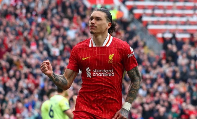 Darwin Nunez trong màu áo Liverpool trước khi chuyển đến Saudi Arabia.