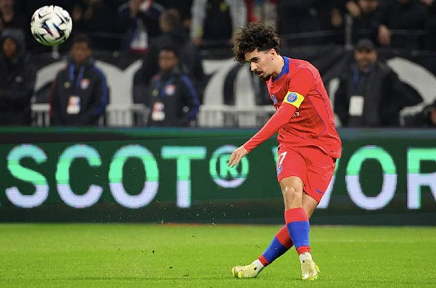 Vitinha và Joao Neves là hạt nhân trong lối chơi của PSG.