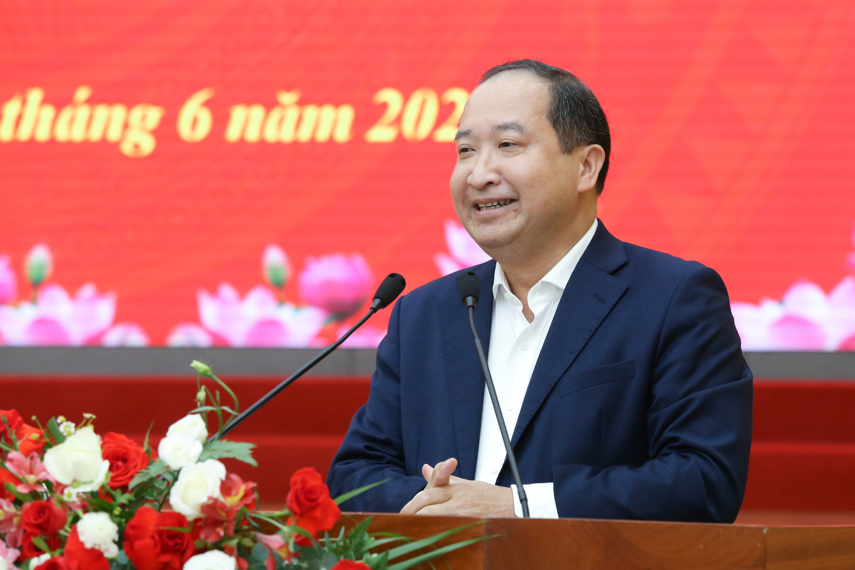 dong-chi-vy-tu-lieu-vu-truong-vu-doan-the-nhan-dan-ban-tuyen-giao-va-dan-van-trung-uong-phat-bieu-tai-hoi-nghi(1).jpg