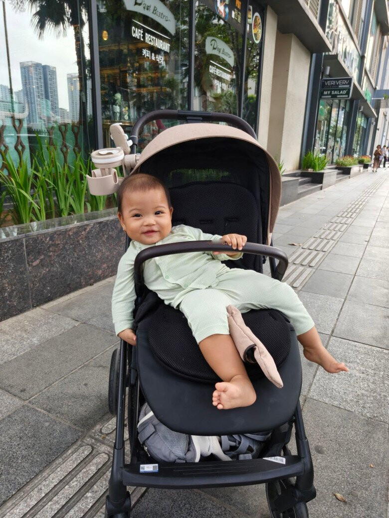 Saka Trương Tuyền chuẩn bị sinh nhật cho Hồ Việt Trung.