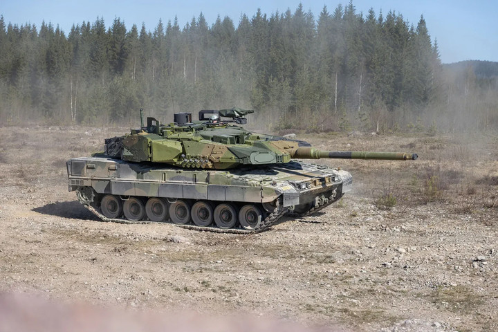 Xe tăng Leopard 2A8 của Đức với hệ thống phòng vệ chủ động hiện đại.