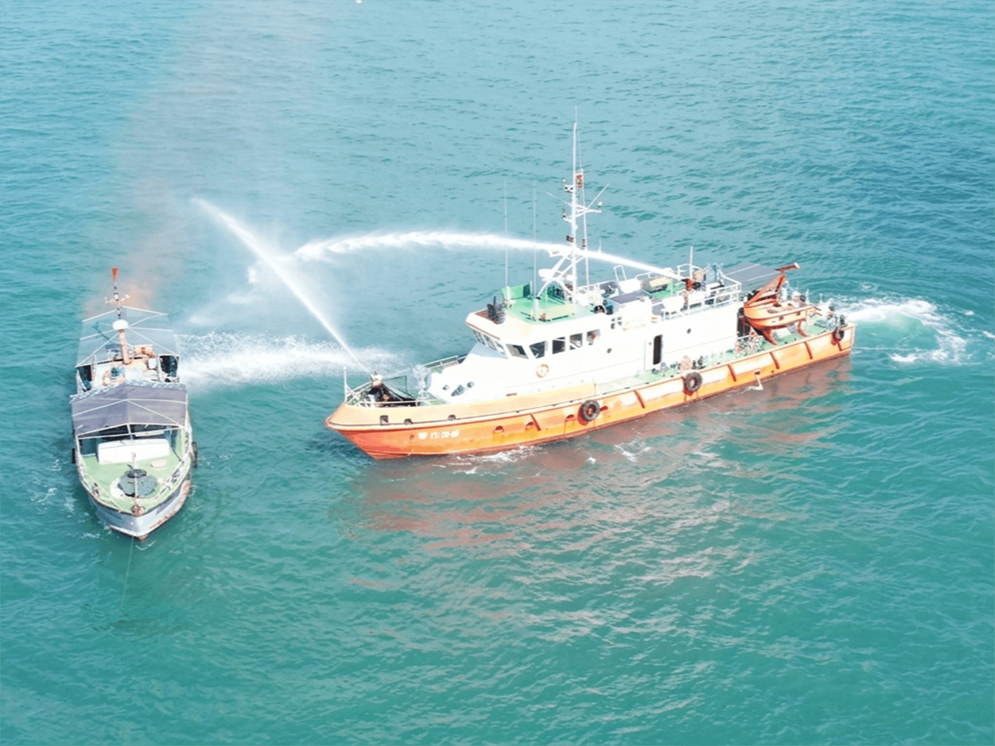 Ảnh 2.BĐBP tỉnh Lâm Đồng diễn tập ứng phó sự cố, tai nạn trên biển