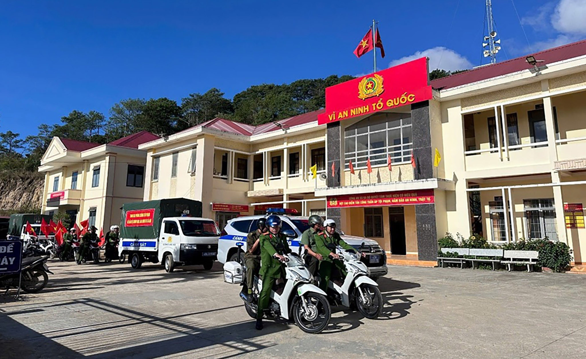 Công an xã Ka Đô ra quân thực hiện các đợt cao điểm tấn công trấn áp tội phạm trên địa bàn xã