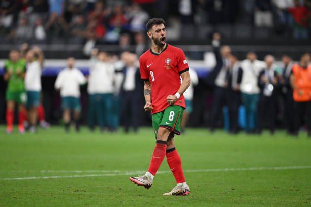 Bruno Fernandes vừa ẵm hàng loạt giải thưởng cá nhân ở cấp độ CLB.