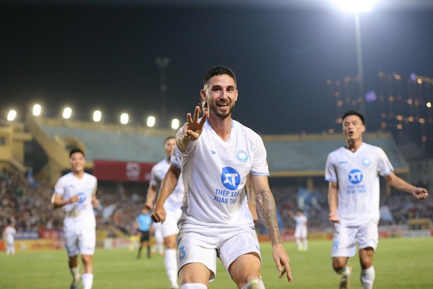Hậu vệ Kevin Phạm Ba lên tiếng về thủ tục nhập tịch.