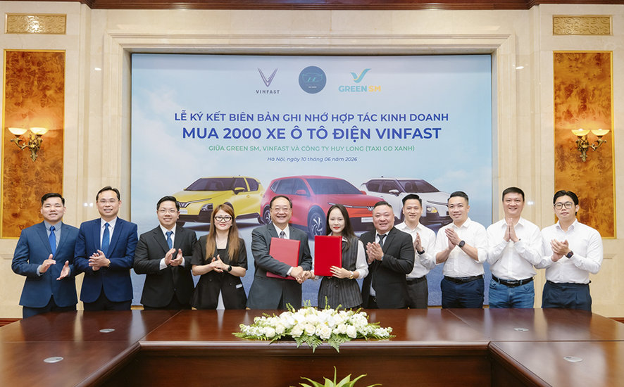 Lễ ký kết hợp tác chiến lược giữa Huy Long và GSM về việc cung cấp 2.000 xe điện VinFast