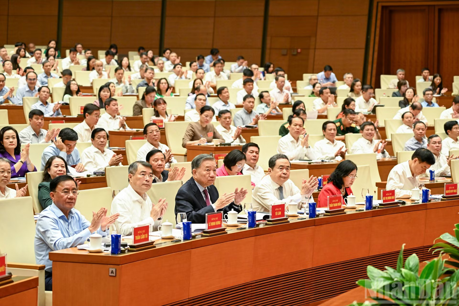 Tổng Bí thư, Chủ tịch nước Tô Lâm và các đồng chí lãnh đạo Đảng, Nhà nước và các đại biểu dự hội nghị. (Ảnh: DUY LINH) ndo_br_bnd-5009.jpg