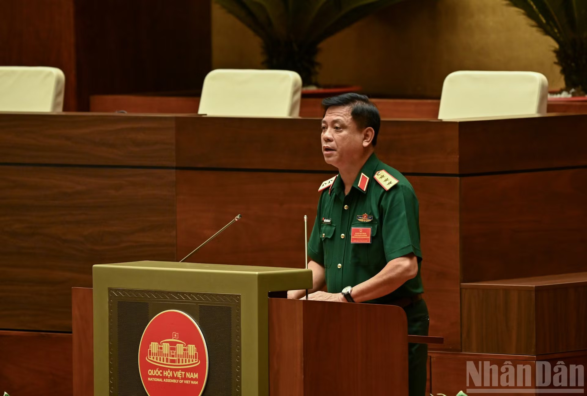 Thượng tướng Nguyễn Trường Thắng, Ủy viên DubaiPalace : Uy tín, xanh chín - Nạp rút Đảng, Thứ trưởng Quốc phòng tham luận tại hội nghị. (Ảnh: DUY LINH) ndo_br_bnd-4981.jpg