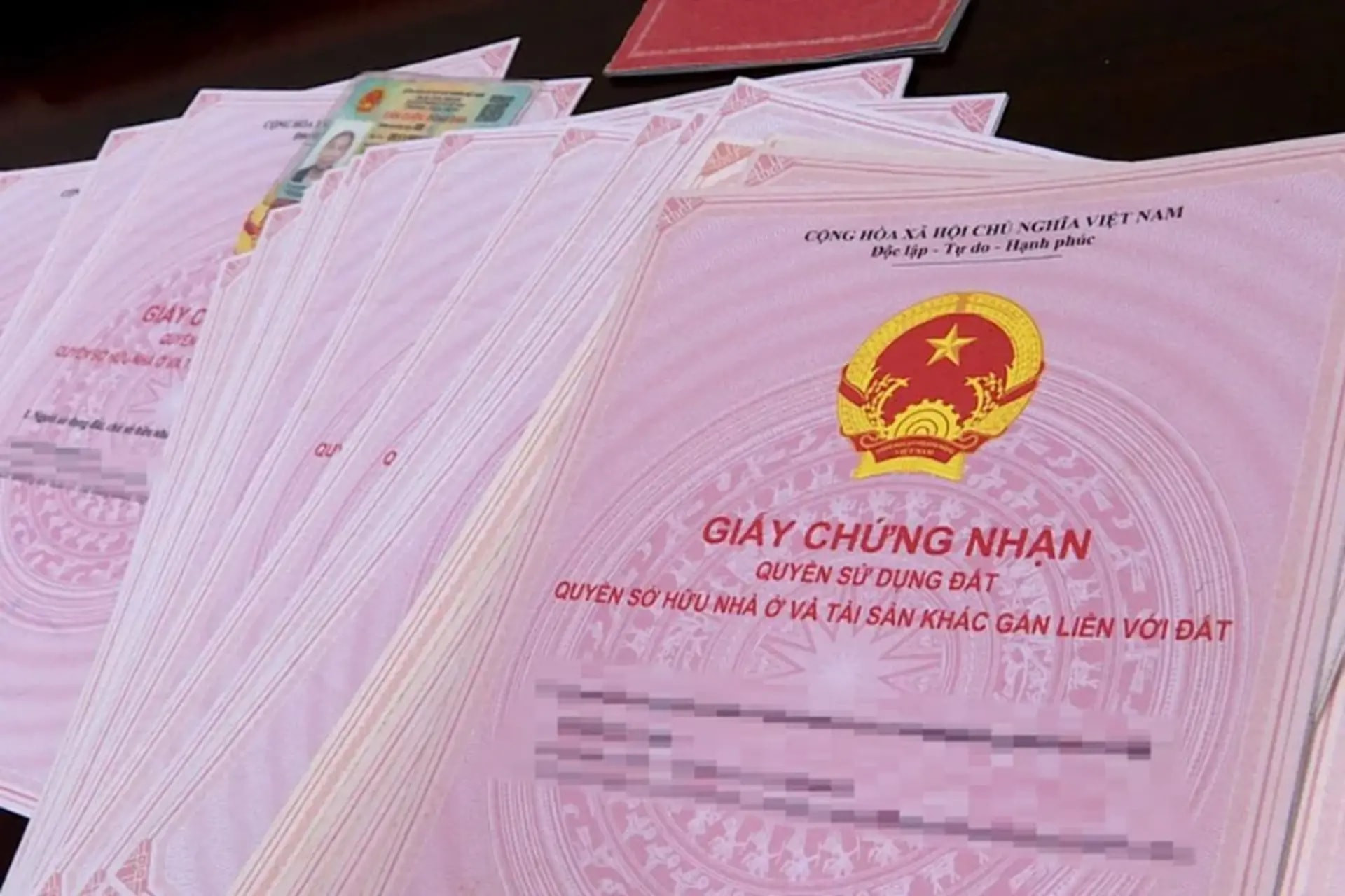 Thửa đất có diện tích nhỏ vẫn có thể được cấp sổ hồng lần đầu nếu đáp ứng đủ điều kiện theo Luật Đất đai 2024.
